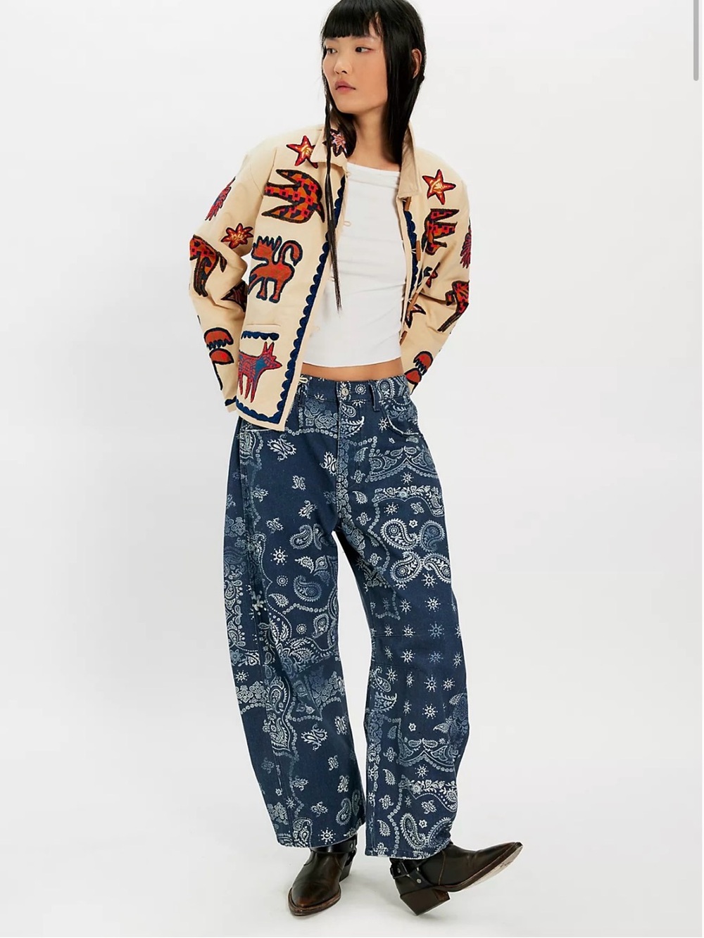 We The Free Good Luck Printed Barrel Jeans Like New - Picture 5 of 5